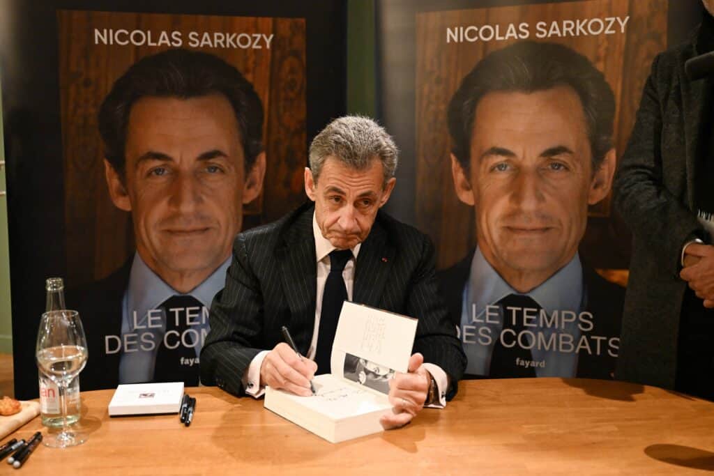 nicolas sarkozy, były prezydent Francji, dziś negocjator na linii Paryż – PSG