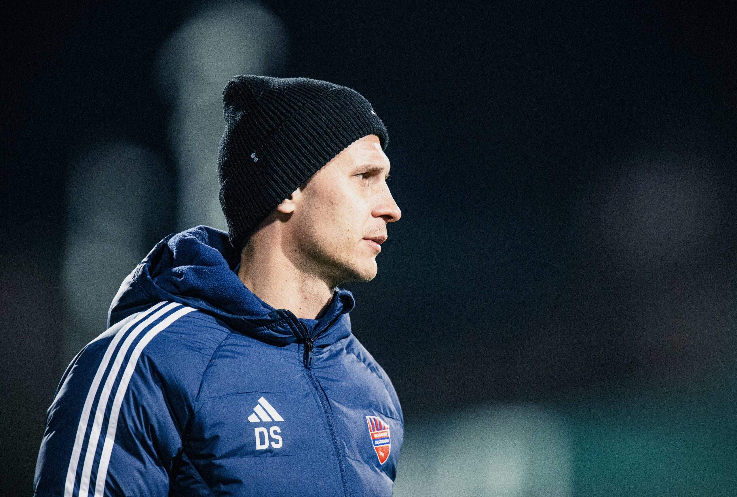 Oficjalnie: Dawid Szwarga po sezonie przestaje być pierwszym trenerem