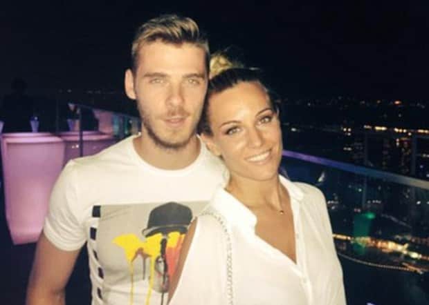 2A2EBBFD00000578-0-De_Gea_later_posted_this_picture_with_his_girlfriend_Edurne_Garc-m-46_1435960449428