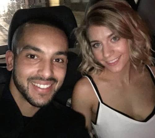 2FB5B80400000578-3380580-Arsenal_star_Theo_Walcott_posted_a_selfie_with_his_wife_Melanie_-a-31_1451591068184