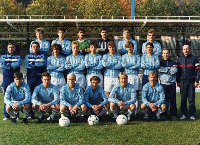 Bałtyk - drużynowe (środkowy rząd - trzeci od prawej, pierwszy w koszulce piłkarskiej Romuald Wiszniewski, też z Wigier)