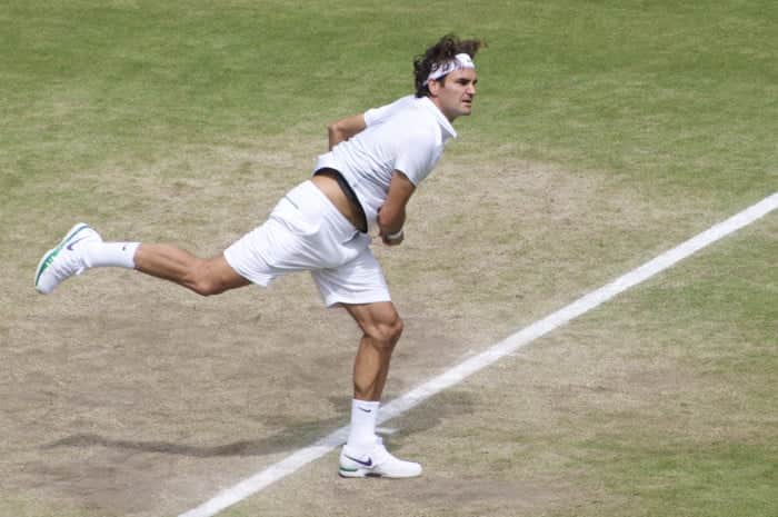 Roger_Federer_serve_in_Wimbledon_2012