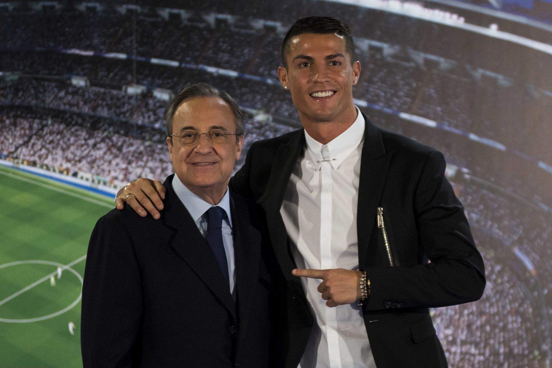Cristiano Ronaldo Renews Contract With Real Madrid Until 2021 - Spain