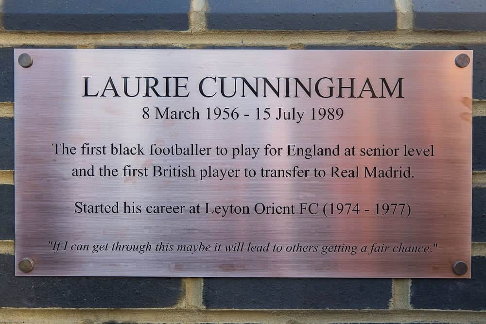 Statue unveiled of the late former Leyton Orient and Real Madrid player, Laurie Cunningham, who was the first black player to play for England at senior level. The statue was unveiled in Coronation Gardens in Leyton, East London. November 30 2017 POMNIK PILKARZ REAL MADRYT PILKA NOZNA FOT. SWNS/NEWSPIX.PL POLAND ONLY !!! --- Newspix.pl *** Local Caption *** www.newspix.pl mail us: info@newspix.pl call us: 0048 022 23 22 222 --- Polish Picture Agency by Ringier Axel Springer Poland