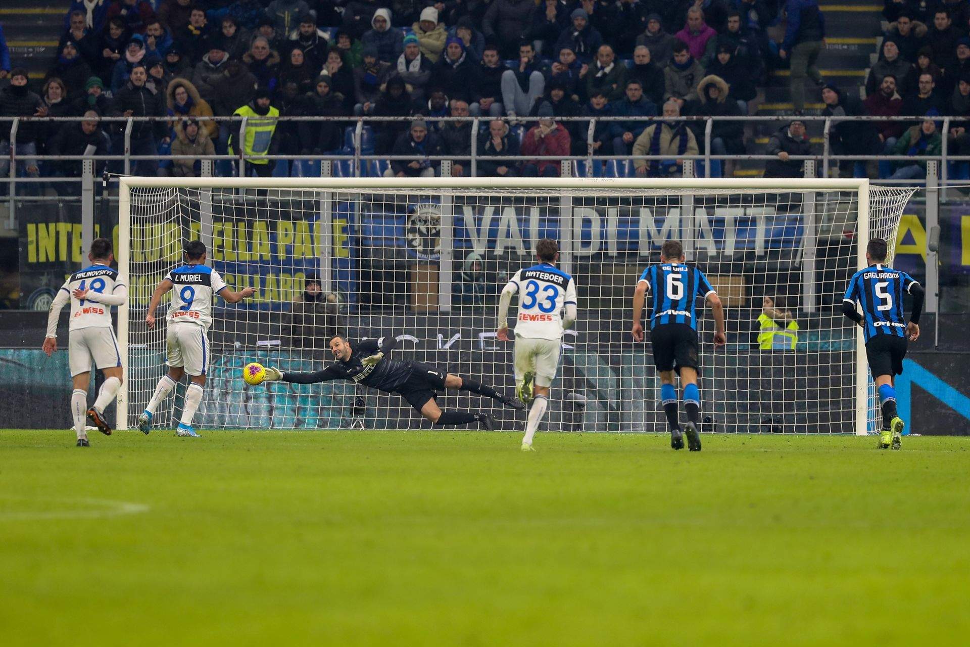 Samir Handanovic of FC Internazionale saves penalty on Luis Muriel of Atalanta BC during the Serie A match between FC Internazionale and Atalanta BC at Stadio Giuseppe Meazza Milan Italy on 11 January 2020. (Photo Fabrizio Carabelli) PILKA NOZNA SEZON 2019/2020 LIGA WLOSKA FOT. SPORTPHOTO24/NEWSPIX.PL ENGLAND OUT! --- Newspix.pl *** Local Caption *** www.newspix.pl mail us: info@newspix.pl call us: 0048 022 23 22 222 --- Polish Picture Agency by Ringier Axel Springer Poland