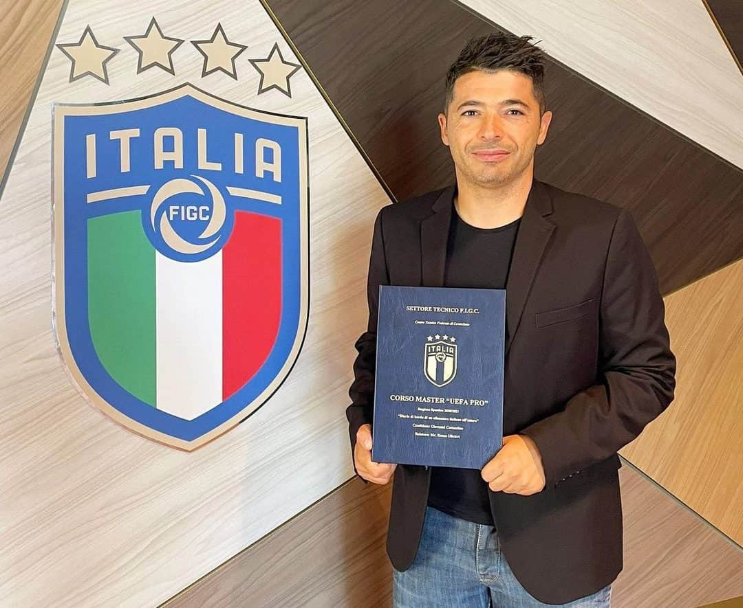 Giovanni Costantino z dyplomem włoskiej szkoły trenerów