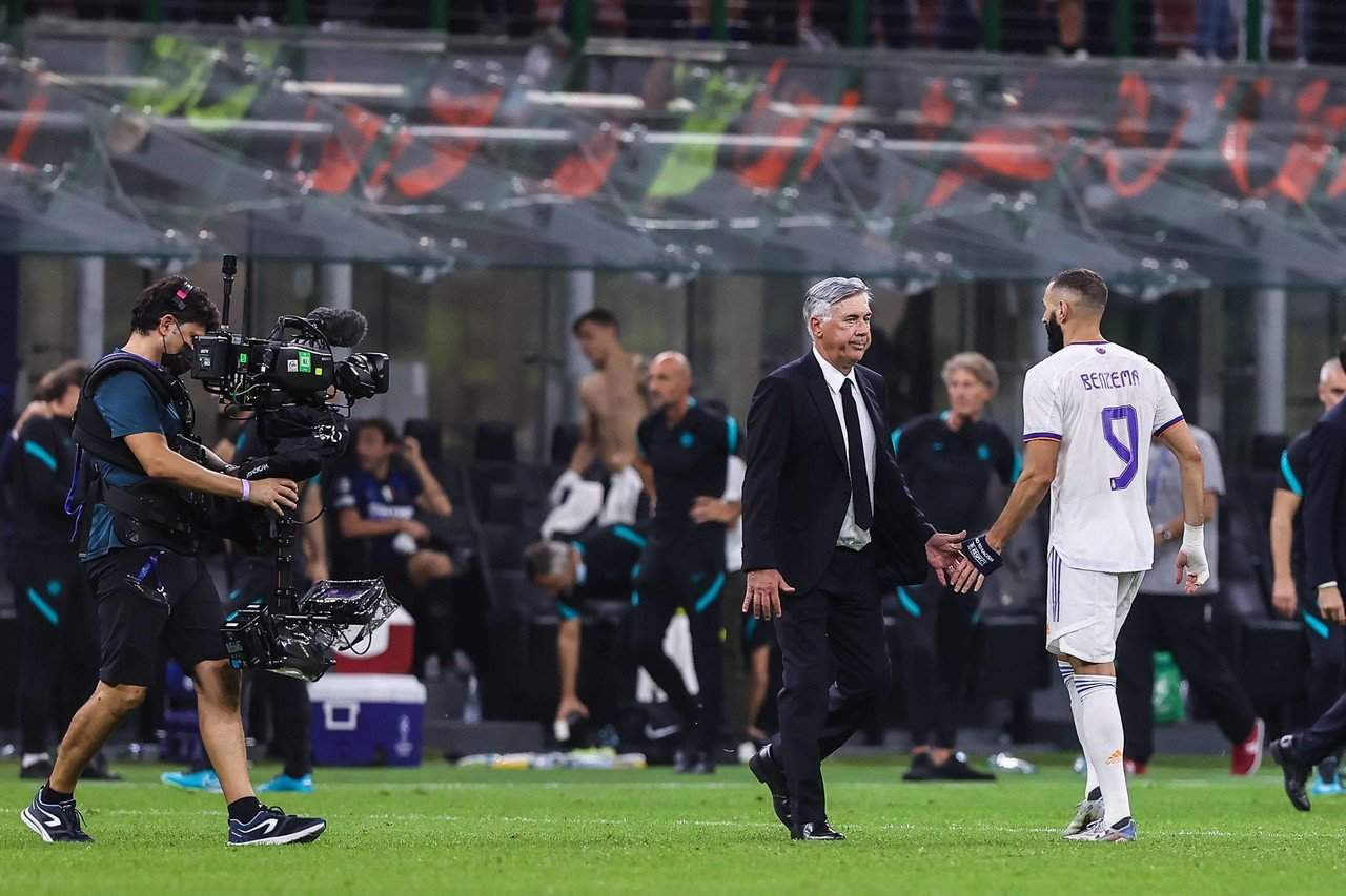 Carlo Ancelotti i Karim Benzema podczas drugiego podejścia trenera z Włoch do Realu Madryt