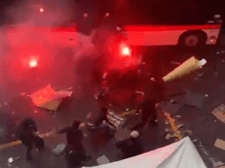 Ultrasi zdemolowali ulice Neapolu