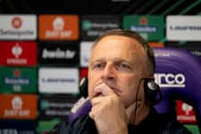 Były trener Lecha szybko znajdzie pracę? Van den Brom łączony z Vitesse