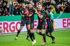 Leverkusen bije rekord, Mainz traci gola po kuriozalnym błędzie [WIDEO]