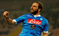 Napoli wraca do Ligi Mistrzów! Higuain z rekordem wszechczasów