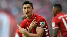 Bayern znów liderem, Lewy z golem. Tylko ten uraz trochę martwi…
