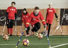 Niepełnosprawne dzieci przekraczają bariery – Junior Amp Futbol