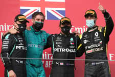 Hamilton zwycięski na Imoli, a na podium wraz z nim… śmieszek Ricciardo!