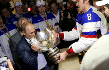 Szachiści, łyżwiarze, bokserzy. Putin kocha sport, sportowcy kochają Putina