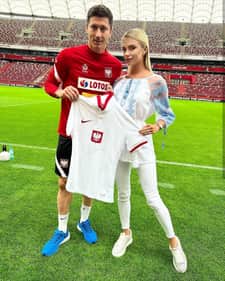 Lewandowski przekazał koszulkę na pomoc ukraińskiemu 18-latkowi