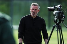 Klub Premier League pozwie Carraghera. Poszło o… Manchester United