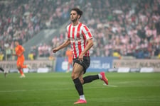 Mistrz w&nbsp;skoku wzwyż gra dla Cracovii. Chciała go&nbsp;też Legia