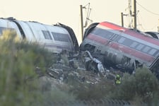 Tragiczny wypadek w&nbsp;Hiszpanii. Pomoc fanów Rayo, krytyka ministra transportu