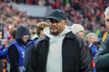 Kompany wypisany ze&nbsp;szpitala. Dyrektor Bayernu przekazał ważne wieści
