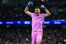 Liverpool i&nbsp;Manchester City grają dalej. Zadecydowały rzuty karne
