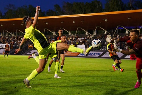 Bezkrólewie, remisujemy z Hutnikiem Warszawa 0:0.