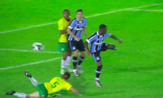 Bramka ala Zlatan. Genialny gol brazylijskiego nastolatka