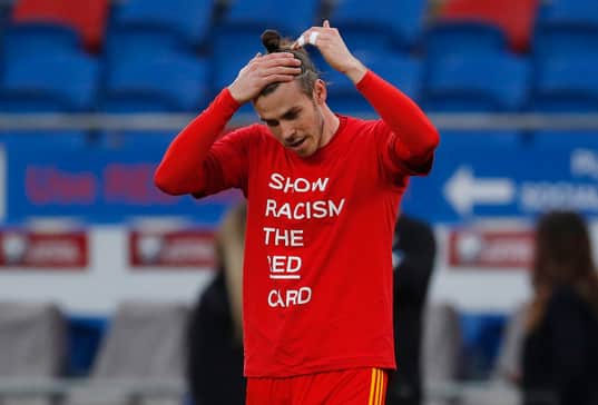 Burza wokół zachowania Bale’a. Celowo uderzył piłkarza oskarżonego o rasizm?