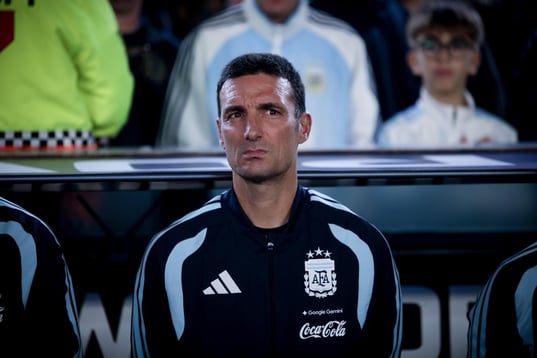 Scaloni o&nbsp;Messim: Nigdy u&nbsp;nikogo nie&nbsp;widziałem takiej aury