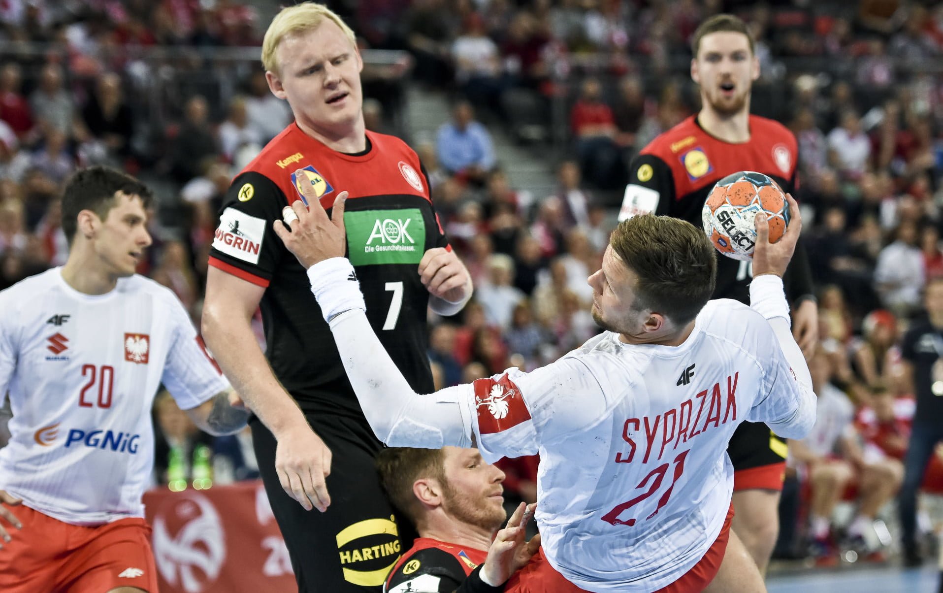 Mecz dwóch połówek. Polacy znów przegrali z Niemcami